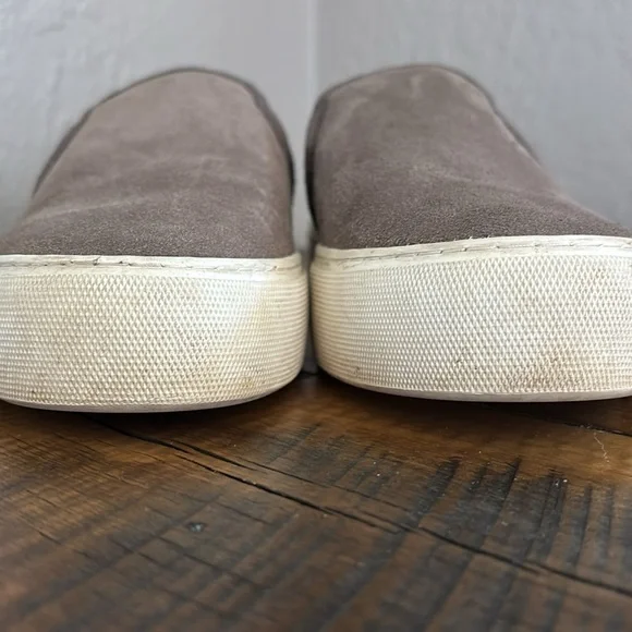 Ugg Women's Jass Loafers Size 8 Gray Suede Slip On Sneakers - Picture 3 of 7